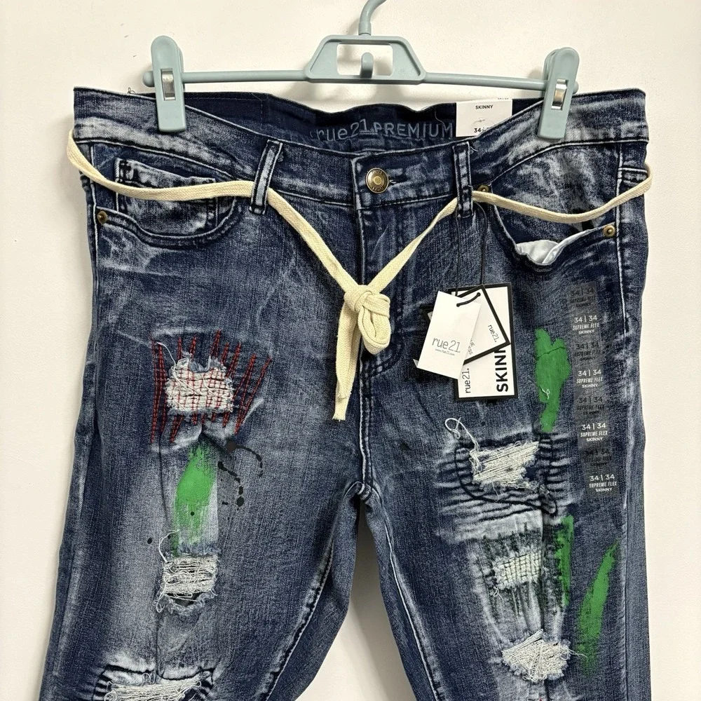 Rue 21 Premium Men's 30X32 Jeans Blue Design Patch Distressed Skinny Fit Denim